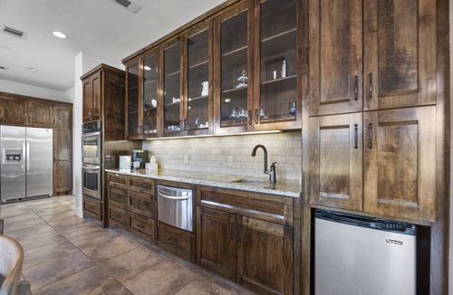 Willis House | LUXURY home 2 mins to Lake Conroe! Heated Pool, Stocked Ponds, Cute Pygmy Goats