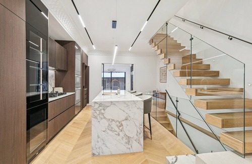 Trinity - Bellwoods House | Luxury Home 4bed5bath | Parking | Sauna | Gym