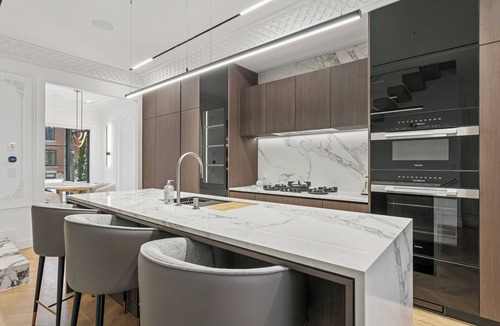 Trinity - Bellwoods House | Luxury Home 4bed5bath | Parking | Sauna | Gym