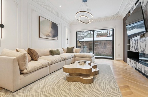 Trinity - Bellwoods House | Luxury Home 4bed5bath | Parking | Sauna | Gym