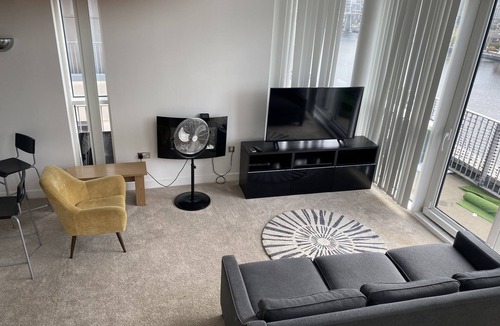 Docklands Apartment | Luxury Home Away Apartment