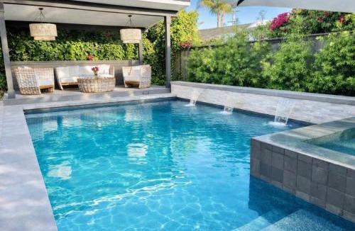 La Jolla Heights House | Luxury Home Backyard Oasis Villa