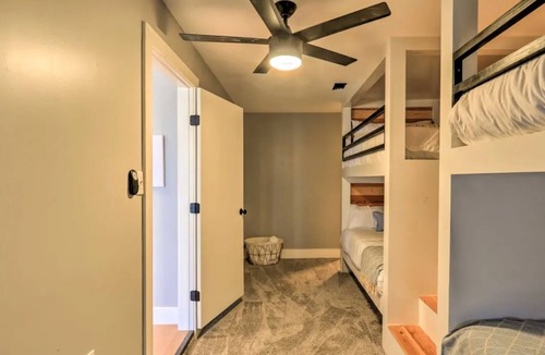Ederville House | Luxury Home by Six Flags, AT&T & Rangers Stadium