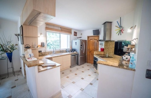 Montferrier-sur-Lez Apartment | Luxury Home -Villa-Pool-Jacuzzi-Family- pool table