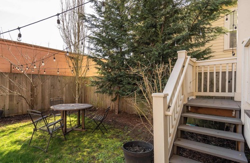 King House | Luxury Home Great Location 4BR Sleeps 12