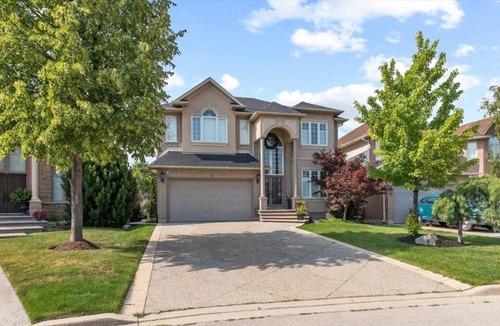 Hamilton House | Luxury Home in Ancaster