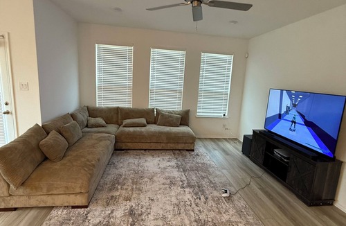 Elmo House | Luxury Home in Crandall – Near Forney & 30 Mins to Dallas