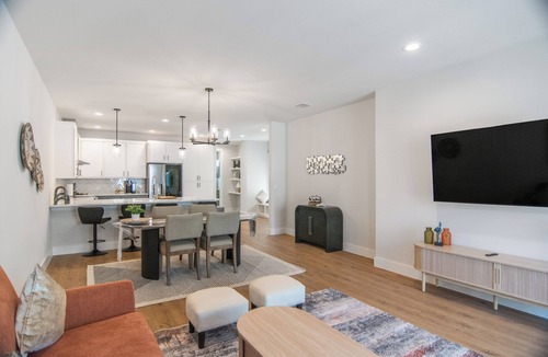 McNeil House | Luxury Home in North Austin: Next to Apple Campus