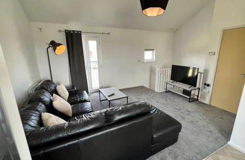 Rugby Apartment | Luxury home in rugby ready 4U