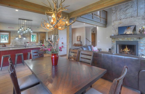 Columbine Lake House | Luxury Home | Mountain Views, Outdoor Fireplace | 1 Mile to Purg