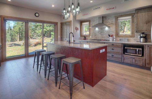 Columbine Lake House | Luxury Home | Mountain Views, Outdoor Fireplace | 1 Mile to Purg