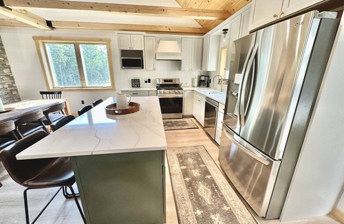 Bartlett House | Luxury Home Near Attitash w/Hot Tub & Mountain Views