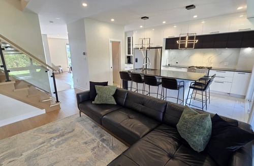 Plateau House | Luxury Home - Near Downtown Ottawa