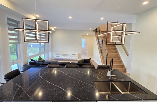 Plateau House | Luxury Home - Near Downtown Ottawa