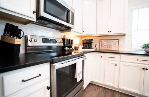 College Station House | Luxury Home Near Kyle Field & Expo Center