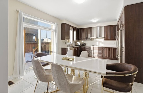 Brampton House | Luxury Home near Toronto