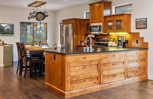 Coulterville House | Luxury Home near Yosemite at Quail Crossing