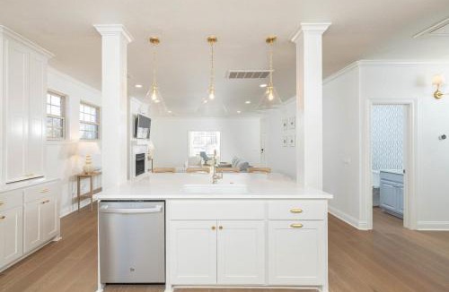 Fayetteville House | Luxury Home next to U of A Dickson St & downtown
