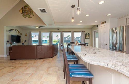 City-by-the Sea House | Luxury Home On Canal