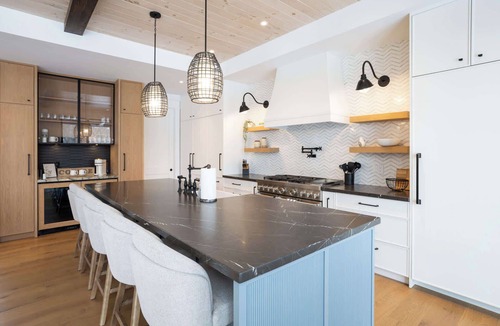 Severn House | Luxury Home on Gloucester Pool, 7 BDRMS