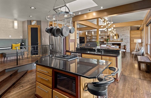Fayetteville House | Luxury home overlooking Razorback Stadium, Old Main and Alumni House.