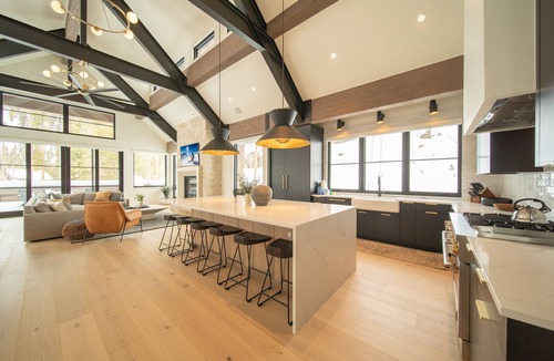 Keystone House | Luxury Home Pvt Hot Tub Pool Shuttle