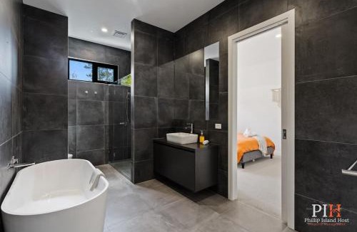 Silverleaves House | Luxury Home Sleeps 9 Guests