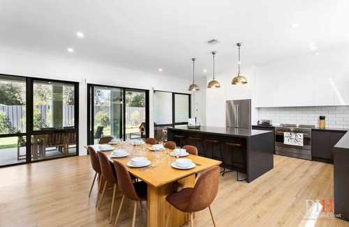 Silverleaves House | Luxury Home Sleeps 9 Guests