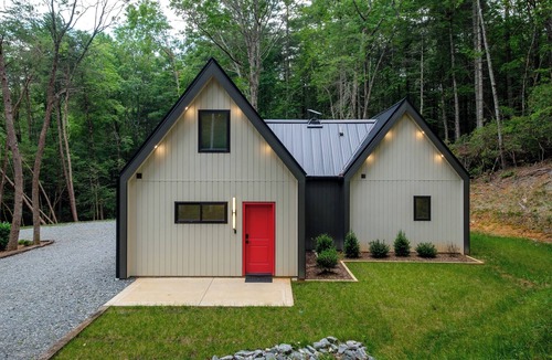 Balsam Grove House | Luxury Home - The Bungalow