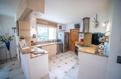Montferrier-sur-Lez Villa | Luxury Home -Villa-Piscine-Jacuzzi-Famille-Table de billard - Top Pros ServicesConciergerie