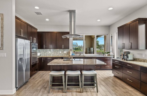 Yacht Club House | Luxury home w/2 suites, LARGE pool, spa, lanai. Quick gulf access! 6 Bikes! EV!