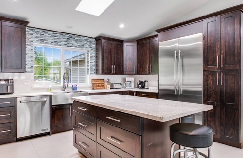 Priest Point House | Luxury Home w/Exercise Pool & Hot Tub, Free WiFi, Fire Pit, Deck, & Game Room
