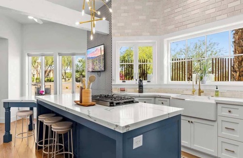 Mirada Los Arcos House | Luxury home w/heated pool, hot tub & casitas