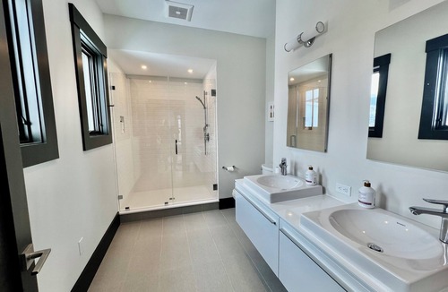 Glen House | Luxury Home with Breathtaking Mountain Views