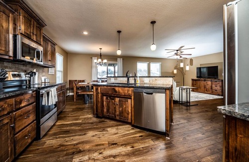 Kansas City House | Luxury Home with Entertainment Room & Pool Table