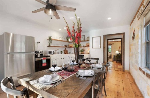 Fredericksburg House | Luxury Home With Fire Pit & Hill Country Views