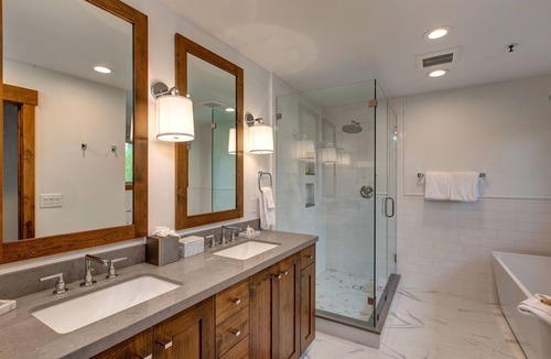 Deer Valley House | Luxury Home with Gourmet Kitchen, Hot Tub & Mountain Design! Deer Valley Maconnerie 5