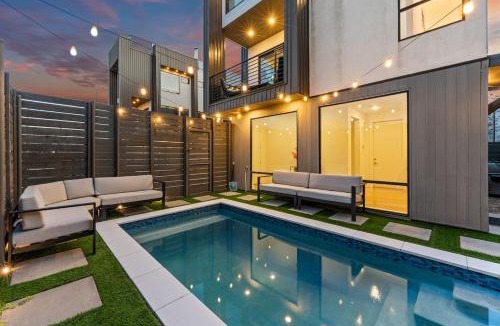 West Dallas House | Luxury Home with Heated Pool Hot Tub Sauna and EV