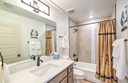 Santa Fe House | Luxury Home with Hot Tub and TONS of Amenities! Pet Friendly!
