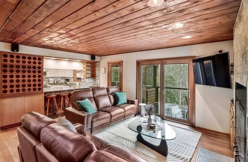 Severna Park House | Luxury Home with Pool for 20