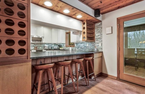 Severna Park House | Luxury Home with Pool for 20