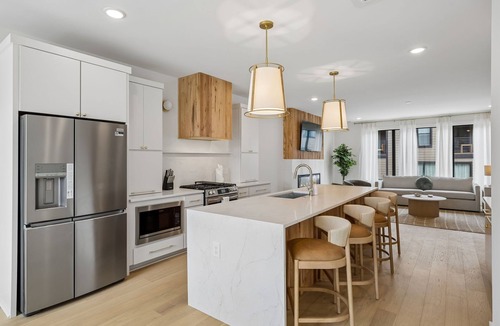 Hurwood Heights Condo | Luxury home with rooftop hot tub & panoramic views