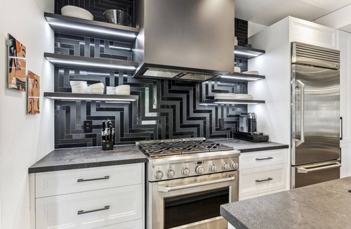 Yorkville House | Luxury Home Yorkville 3bed3bath