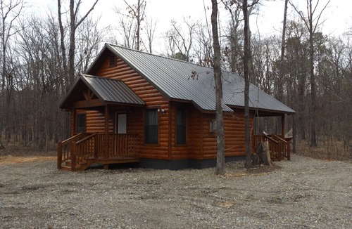 Broken Bow Cabin | Luxury Honeymoon Cabin Bear Bottoms, Hot Tub, Hammock, Wifi, Indoor fireplace