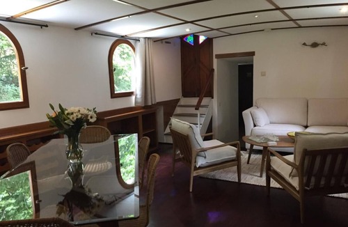 Villepinte Boat Rental | Luxury hotel barge