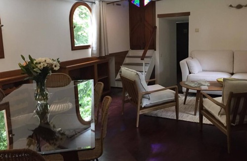 Villepinte Boat Rental | Luxury hotel barge