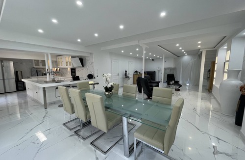 Villeneuve-sur-Yonne House | LUXURY HOUSE