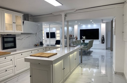 Villeneuve-sur-Yonne House | LUXURY HOUSE