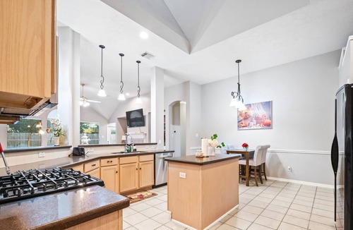 Spring House | Luxury HOUSE 4 BEDROOM & 3 Bath