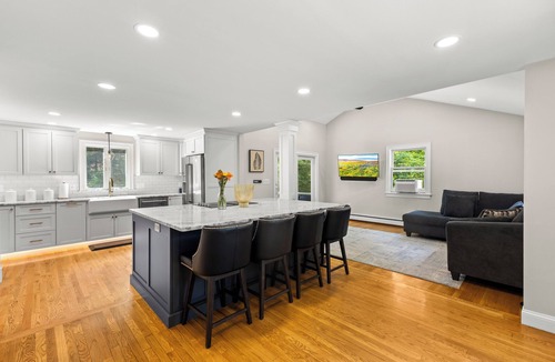 Foxboro House | Luxury House 4mi from Boston Gillette Stadium - AC, Fast WiFi, Privacy, Clean